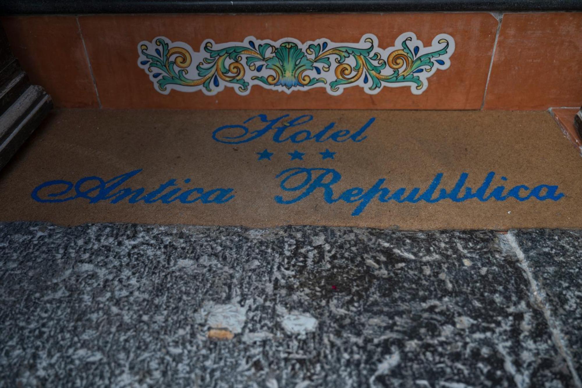 Hotel Antica Repubblica In Amalfi Center At 100Mt From The Sea Eksteriør billede